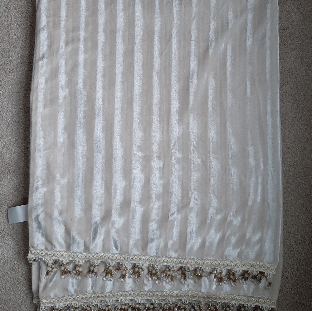 DELETING 6/25 Highgate Manor by Vicky Tiel Ivory Velvety Throw with Beadwork